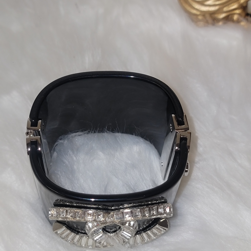 Chanel Black and Silver Cuff Bracelet - Picture 4 of 5